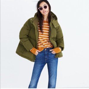 Army green short Madewell puffer jacket with knit color and sleeves. Size XXS.